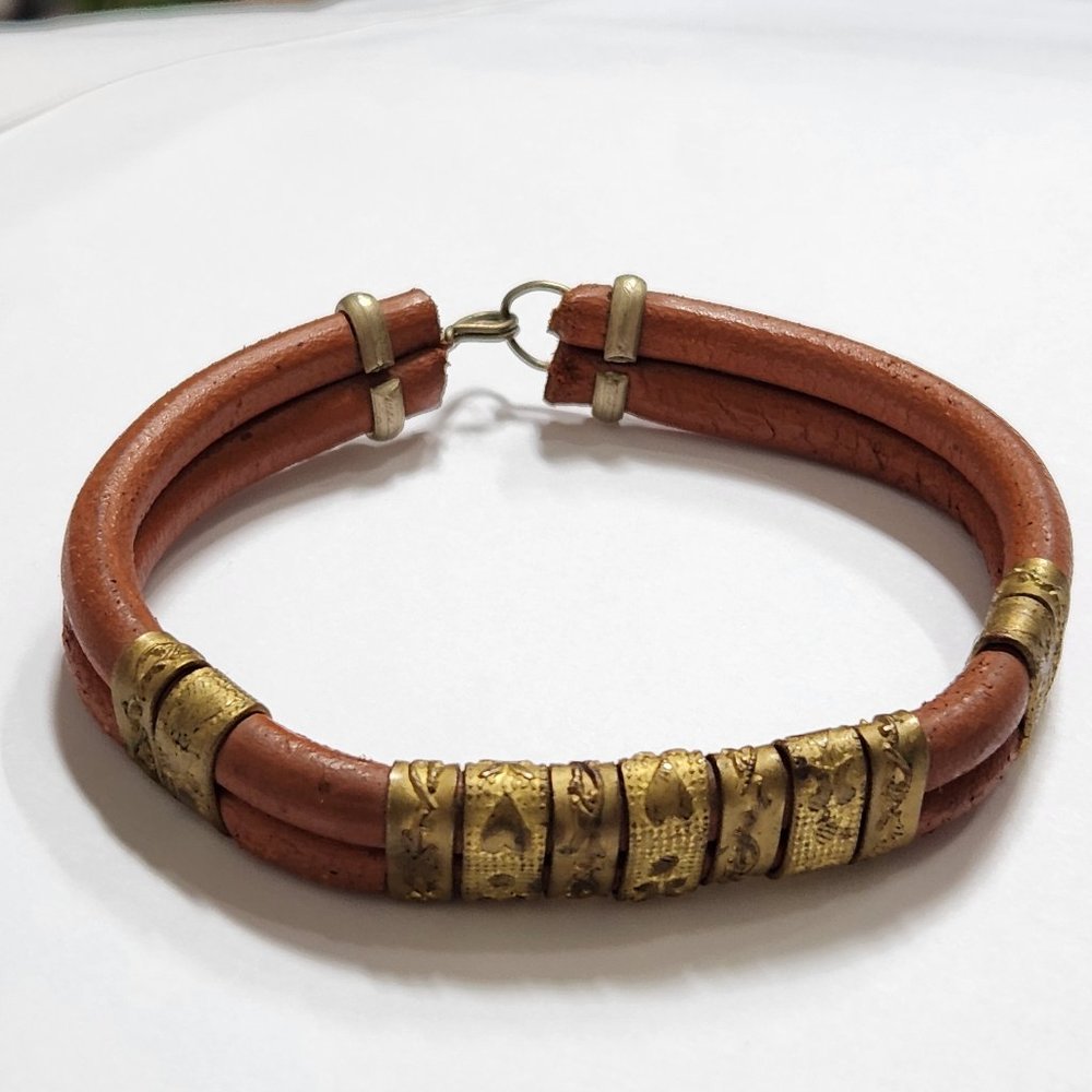 Handmade leather bracelet from Guatemala